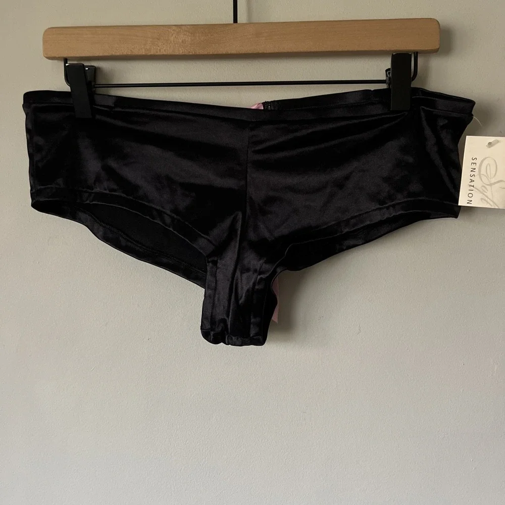 Vintage Soft Sensations Size 7 Black Satin Silky Smooth Panty w/ pink Bow Back